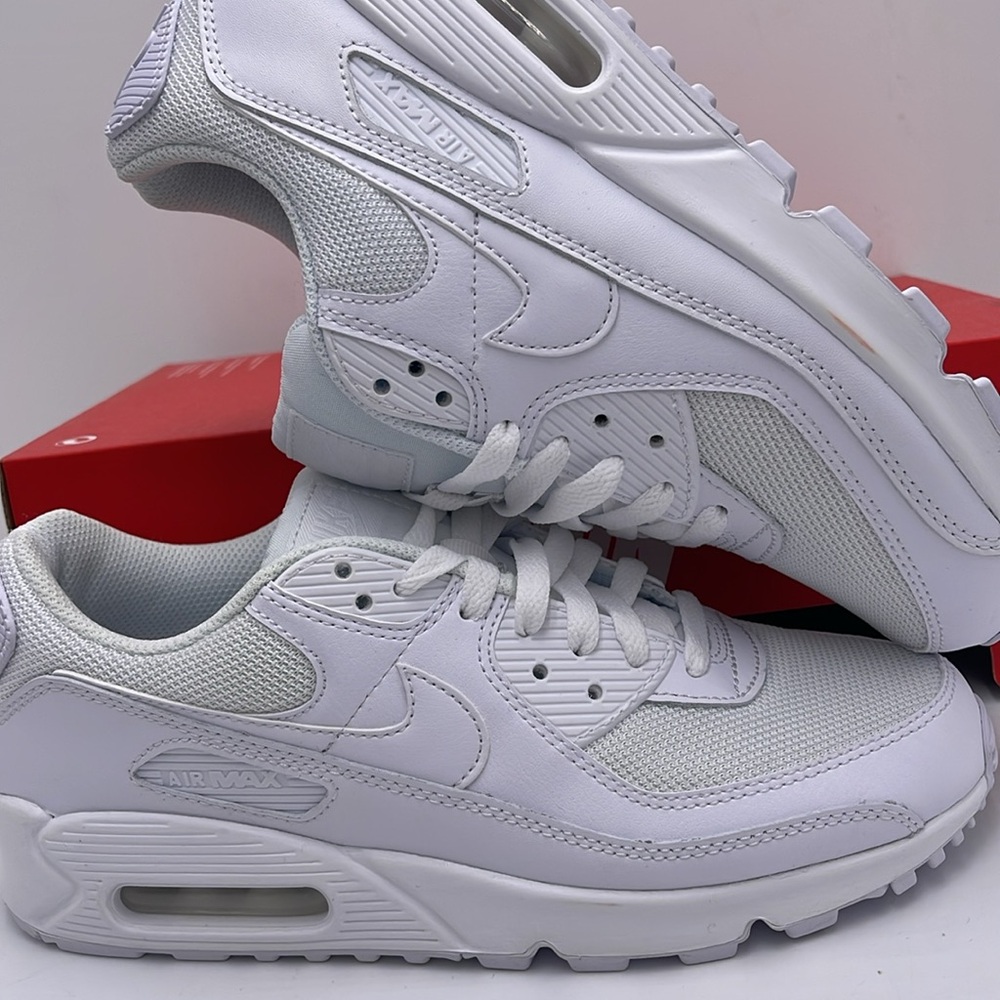 Nike WMNS 2020 Air Max 90 'Triple White'
Sneakers - Picture 15 of 16